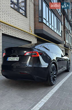 Внедорожник / Кроссовер Tesla Model Y 2024 в 