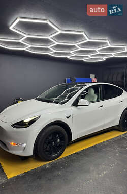 Позашляховик / Кросовер Tesla Model Y 2023 в 
