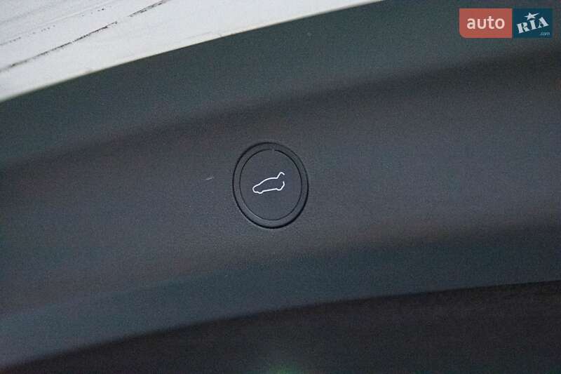 Внедорожник / Кроссовер Tesla Model Y 2022 в Киеве