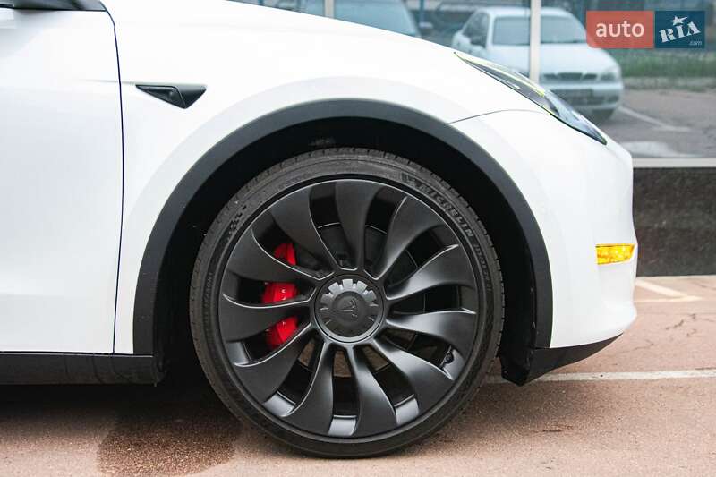 Внедорожник / Кроссовер Tesla Model Y 2022 в Киеве