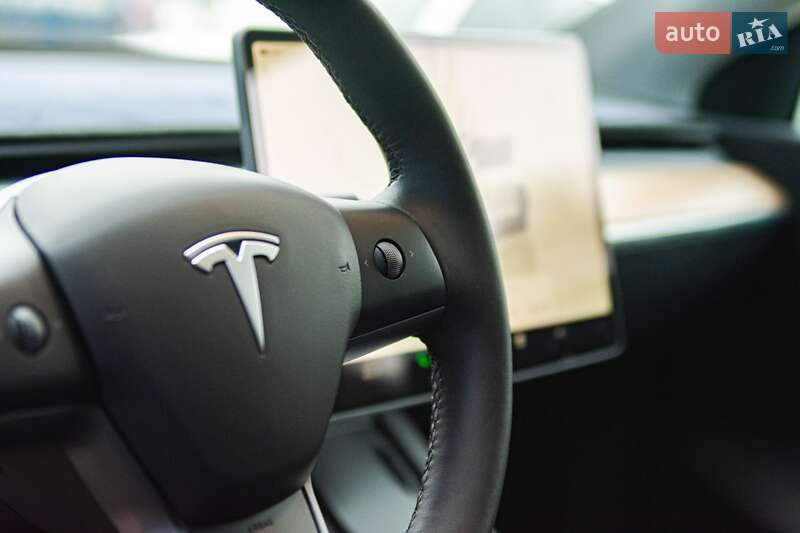 Внедорожник / Кроссовер Tesla Model Y 2022 в Киеве