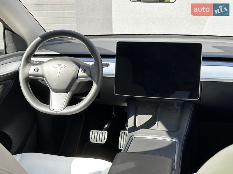 Внедорожник / Кроссовер Tesla Model Y 2023 в Киеве