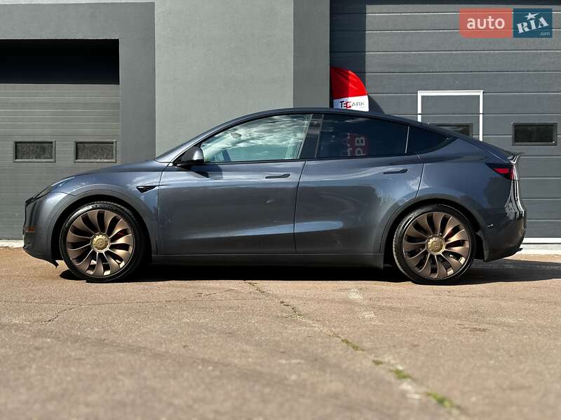 Внедорожник / Кроссовер Tesla Model Y 2023 в Киеве