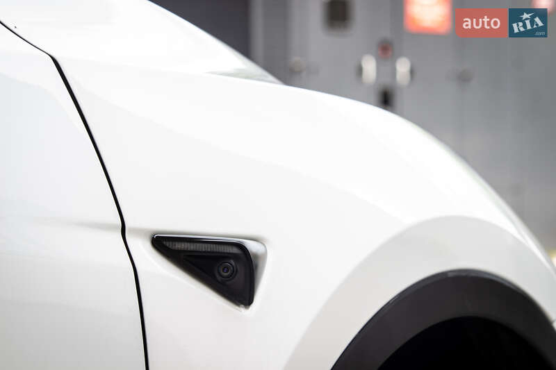Внедорожник / Кроссовер Tesla Model Y 2021 в Львове
