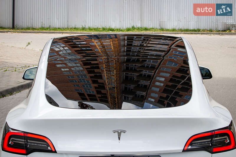 Внедорожник / Кроссовер Tesla Model Y 2021 в Львове