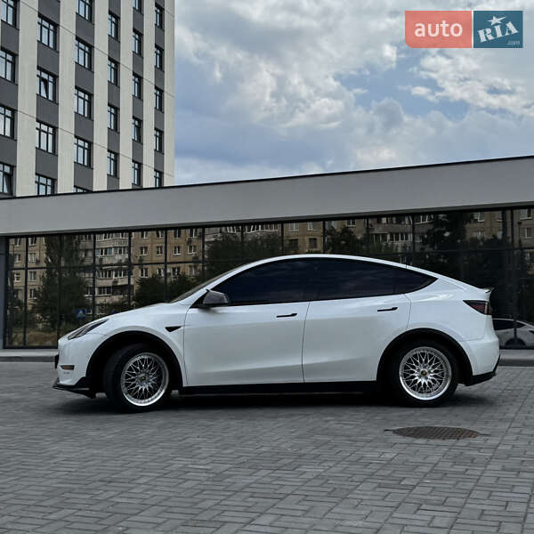 Внедорожник / Кроссовер Tesla Model Y 2022 в Днепре