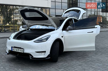 Внедорожник / Кроссовер Tesla Model Y 2022 в 