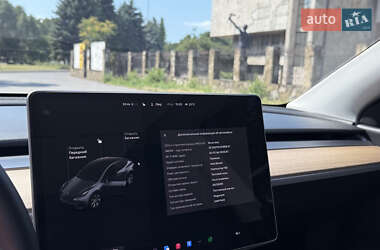 Позашляховик / Кросовер Tesla Model Y 2021 в 