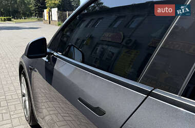 Позашляховик / Кросовер Tesla Model Y 2021 в 