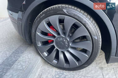 Внедорожник / Кроссовер Tesla Model Y 2021 в 