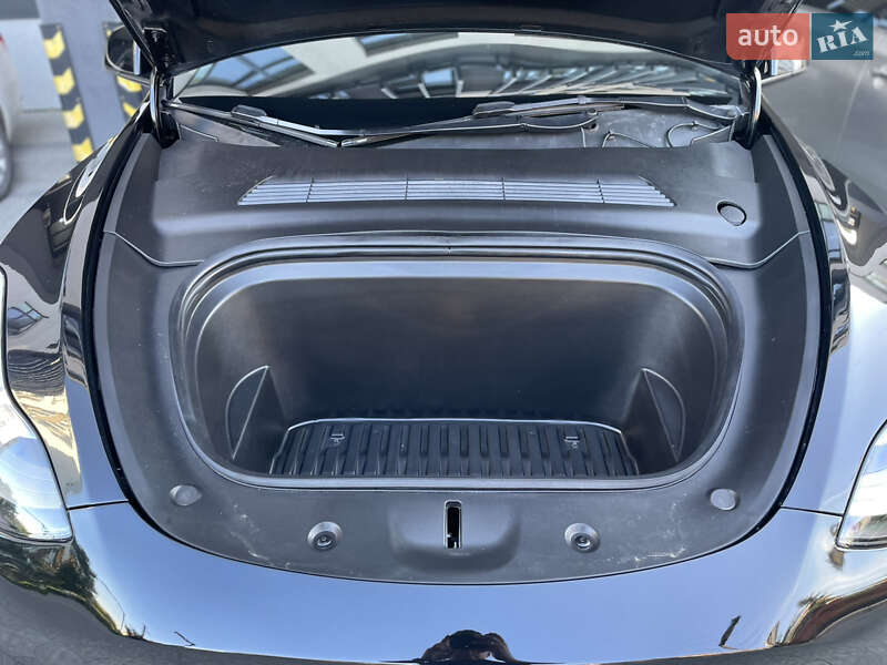 Позашляховик / Кросовер Tesla Model Y 2021 в Львові