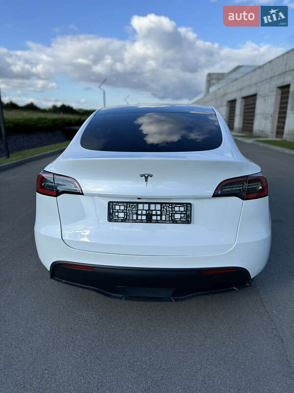 Внедорожник / Кроссовер Tesla Model Y 2020 в Киеве
