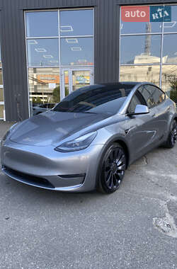 Внедорожник / Кроссовер Tesla Model Y 2024 в Киеве