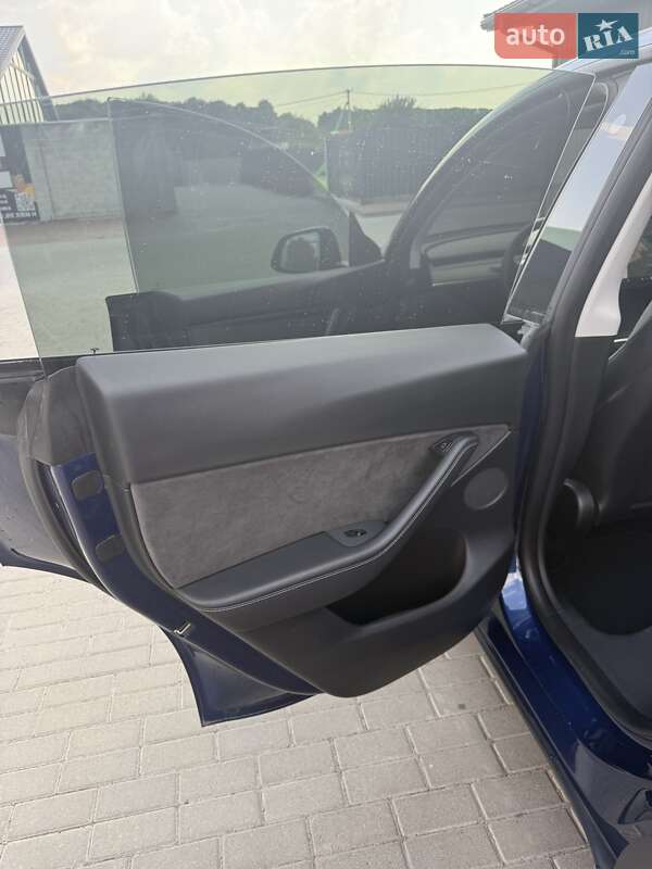 Позашляховик / Кросовер Tesla Model Y 2021 в Львові