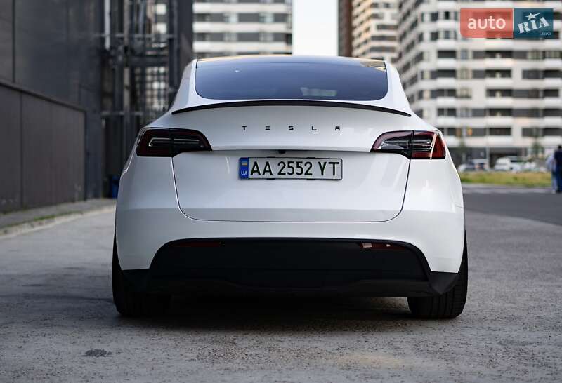 Внедорожник / Кроссовер Tesla Model Y 2024 в Киеве