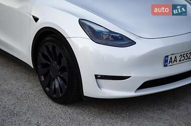 Внедорожник / Кроссовер Tesla Model Y 2024 в 