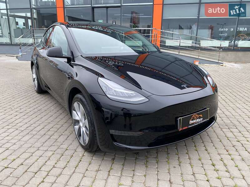 Позашляховик / Кросовер Tesla Model Y 2023 в 