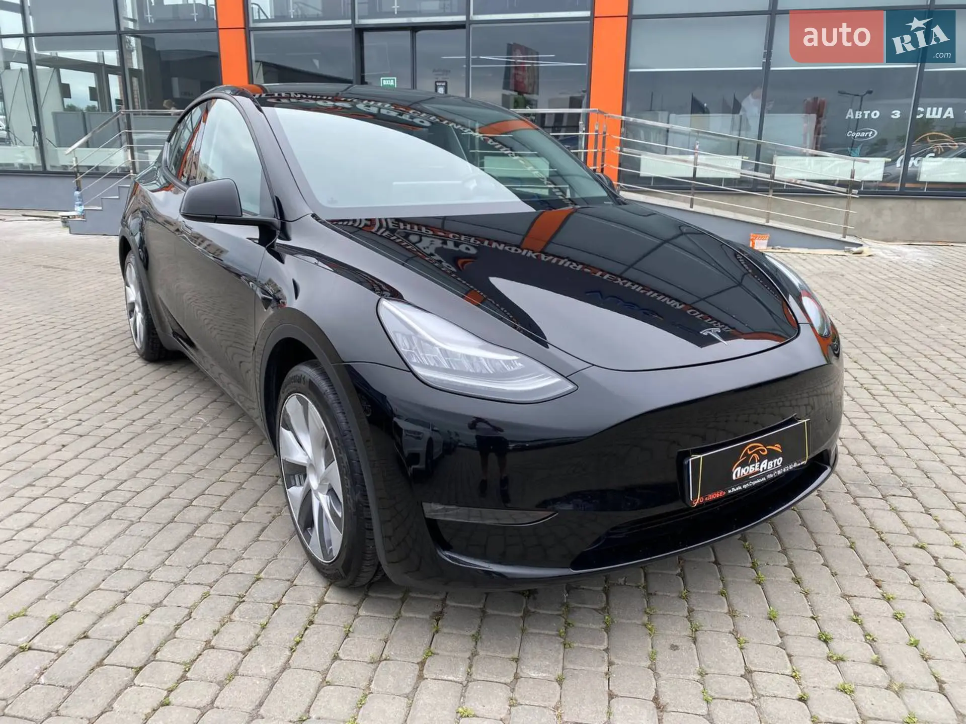 2023 Tesla Model Y - фото 1