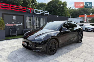 Позашляховик / Кросовер Tesla Model Y 2021 в 