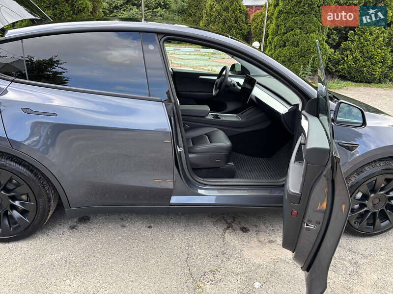 Позашляховик / Кросовер Tesla Model Y 2022 в Києві