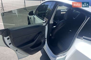 Позашляховик / Кросовер Tesla Model Y 2021 в 