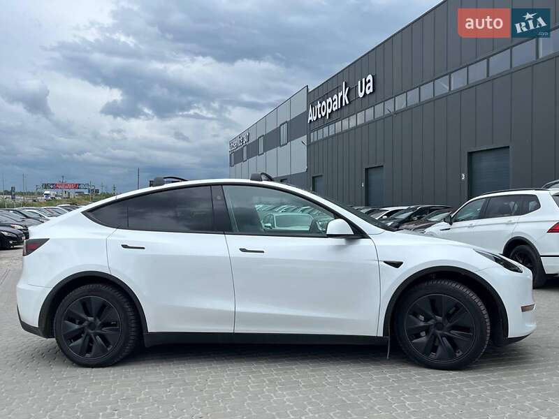 Позашляховик / Кросовер Tesla Model Y 2024 в Львові