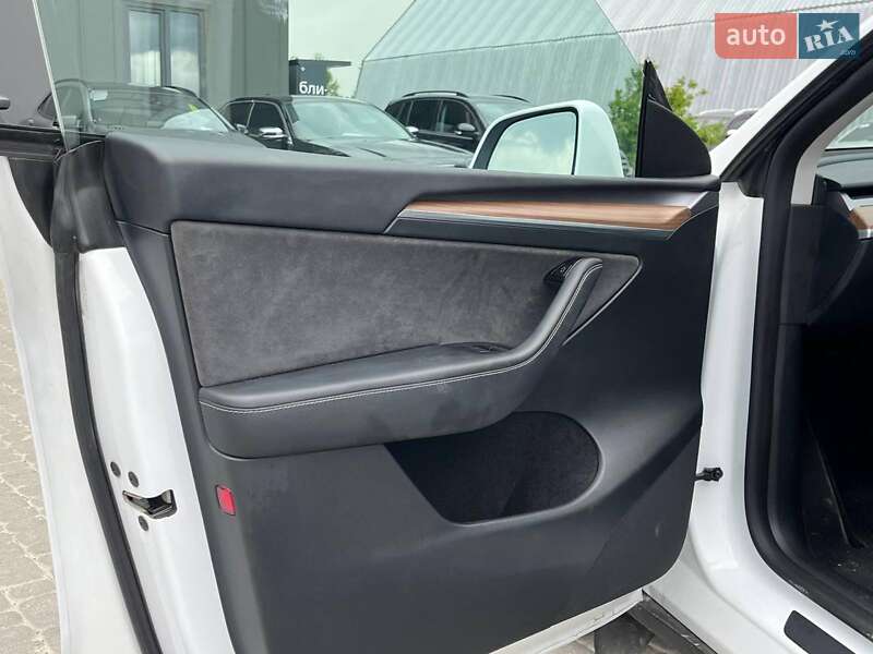 Позашляховик / Кросовер Tesla Model Y 2024 в Львові