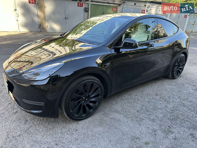 Внедорожник / Кроссовер Tesla Model Y 2024 в Одессе