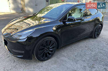 Позашляховик / Кросовер Tesla Model Y 2024 в 
