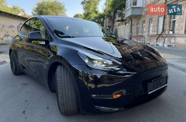 Позашляховик / Кросовер Tesla Model Y 2024 в 
