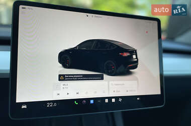 Позашляховик / Кросовер Tesla Model Y 2024 в 