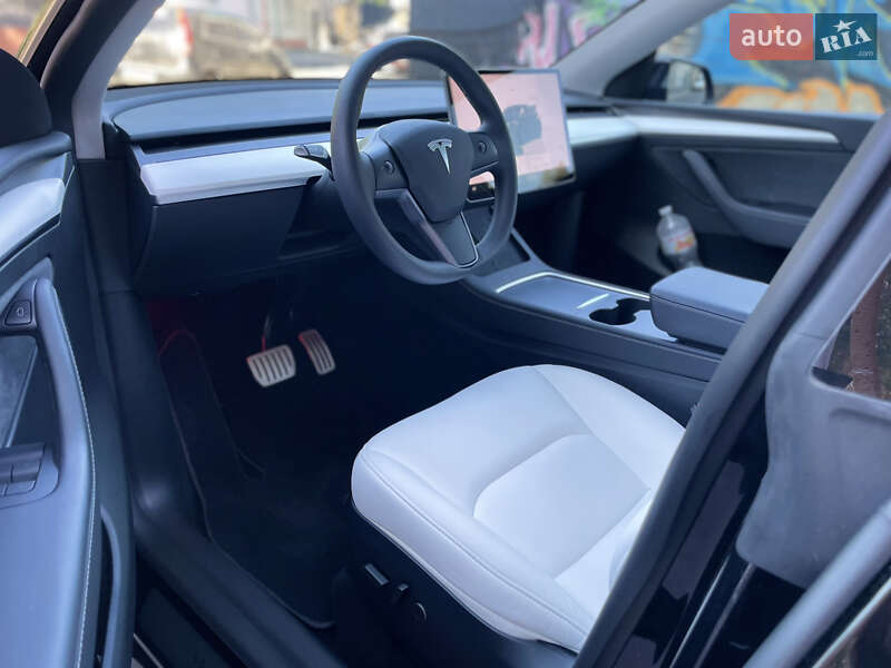 Внедорожник / Кроссовер Tesla Model Y 2024 в Одессе