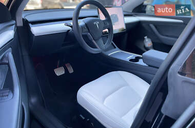 Позашляховик / Кросовер Tesla Model Y 2024 в 