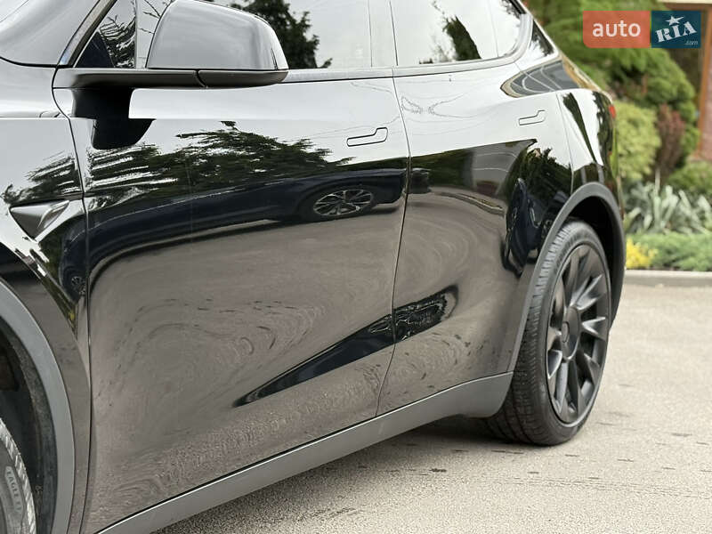 Внедорожник / Кроссовер Tesla Model Y 2023 в Тернополе