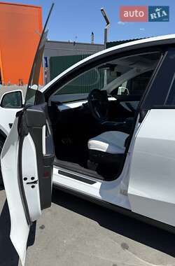 Внедорожник / Кроссовер Tesla Model Y 2021 в 