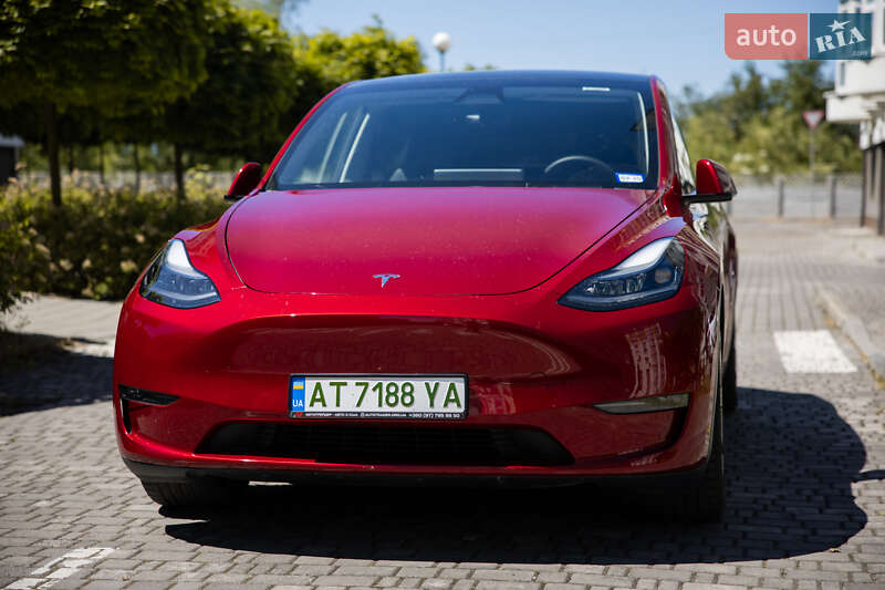 Внедорожник / Кроссовер Tesla Model Y 2024 в 