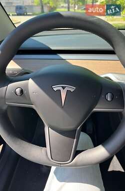Позашляховик / Кросовер Tesla Model Y 2024 в 