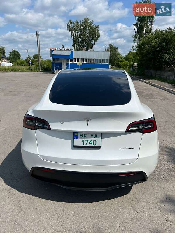 Внедорожник / Кроссовер Tesla Model Y 2020 в Ровно