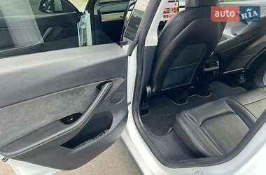 Внедорожник / Кроссовер Tesla Model Y 2020 в Ровно