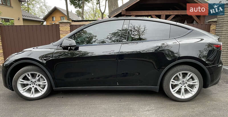 Позашляховик / Кросовер Tesla Model Y 2023 в Києві