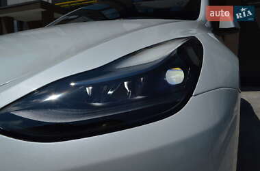 Внедорожник / Кроссовер Tesla Model Y 2021 в 