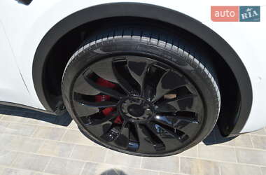 Внедорожник / Кроссовер Tesla Model Y 2021 в 