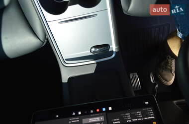 Внедорожник / Кроссовер Tesla Model Y 2021 в 