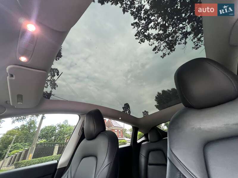 Позашляховик / Кросовер Tesla Model Y 2022 в Києві