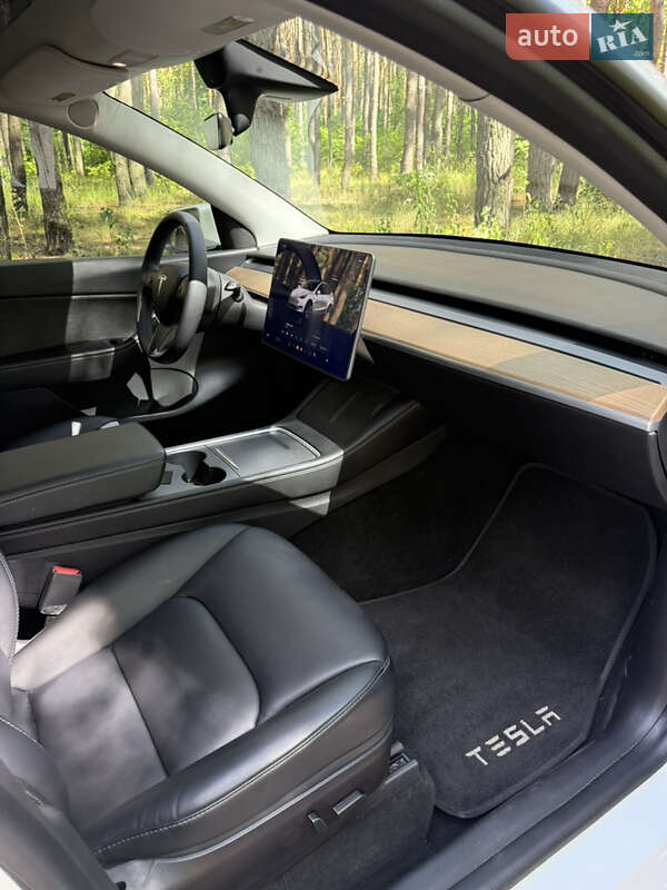 Внедорожник / Кроссовер Tesla Model Y 2022 в Ирпене