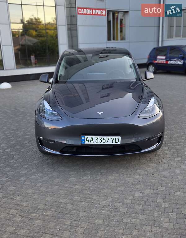 Tesla Model Y 2022