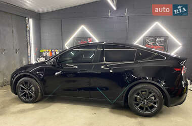 Позашляховик / Кросовер Tesla Model Y 2023 в 
