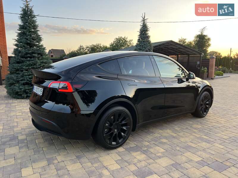 Tesla Model Y 2023