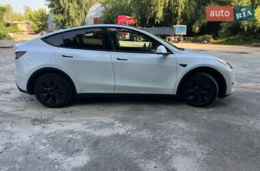 Позашляховик / Кросовер Tesla Model Y 2024 в 
