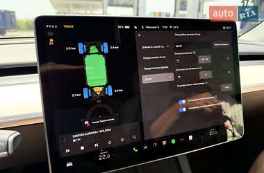 Позашляховик / Кросовер Tesla Model Y 2022 в 
